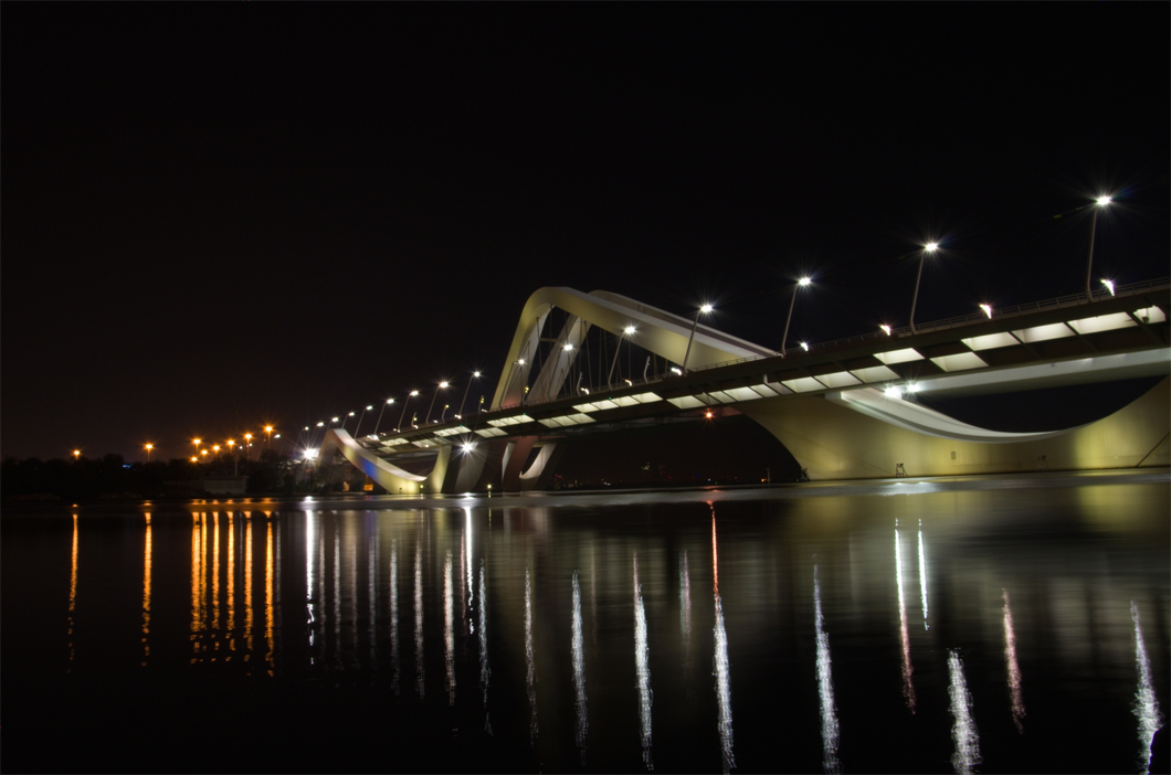 Ponte Sheikh Zayed, na cidade de Abu Dhabi, nos Emirados Árabes Unidos