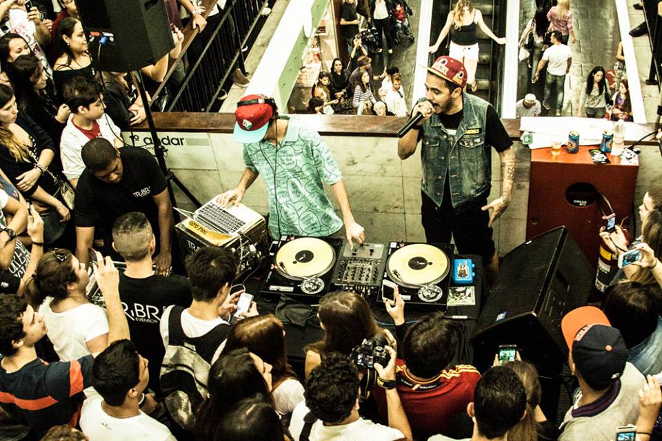 935211_10151403119092213_411303195_n