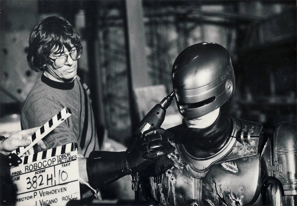 Paul Verhoeven no set do RoboCop original