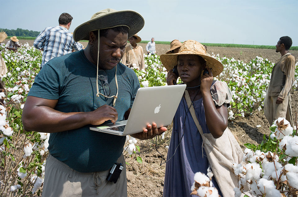 O diretor Steve McQueen no set