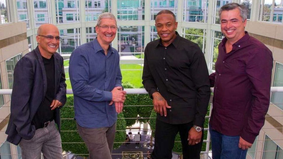 tim-cook-dr-dre-beats-iwatch