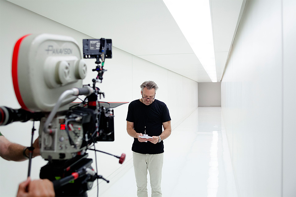 O diretor Wally Pfister no set