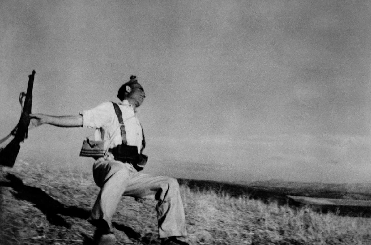 Death of a Loyalist Soldier – Robert Capa, 1936