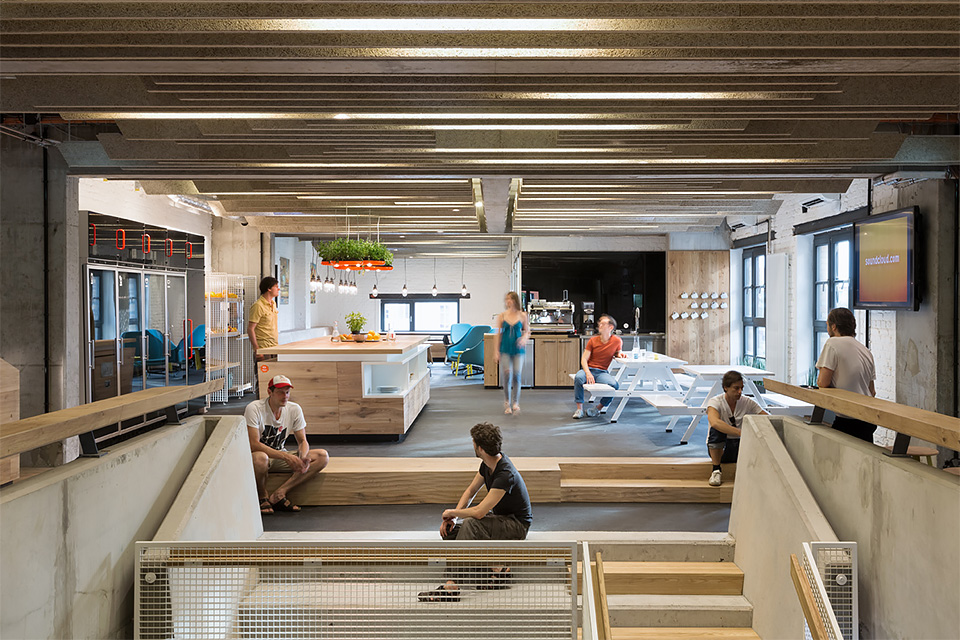 Kelly Robinson, Timo Nerger, Martin Jacobs e Karim El-Ishmawi são os arquitetos responsáveis pelo projeto