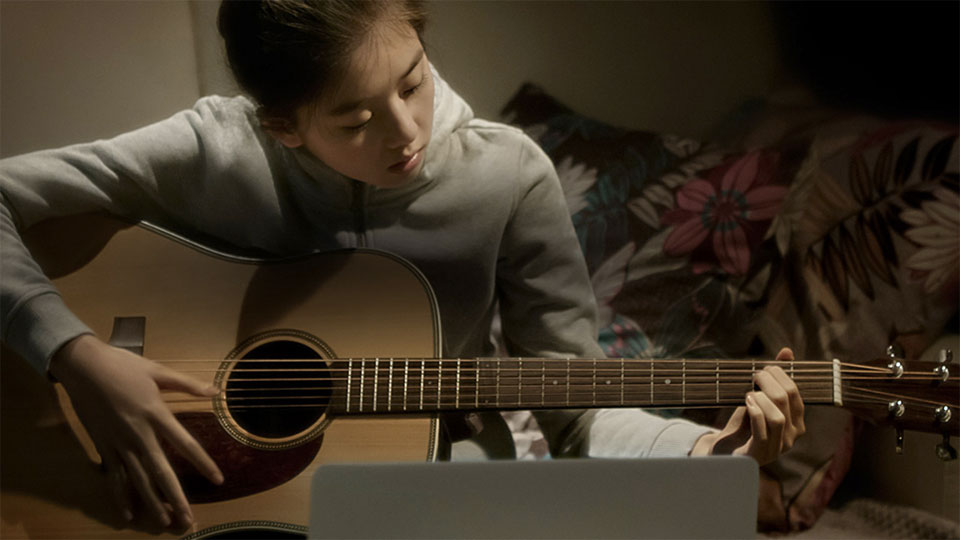 Apple-Song-China-ad