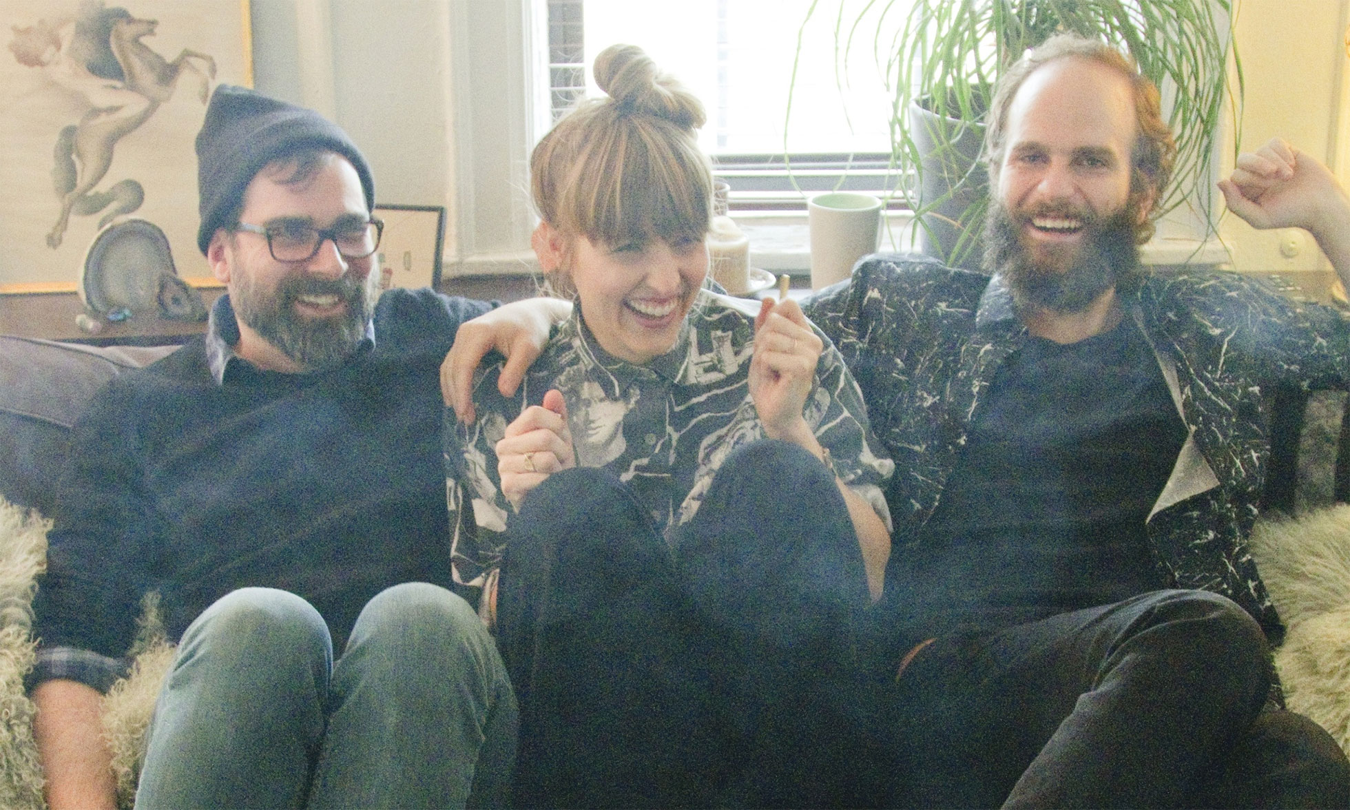 Katja e Ben com o produtor executivo Russell Gregory, à esquerda