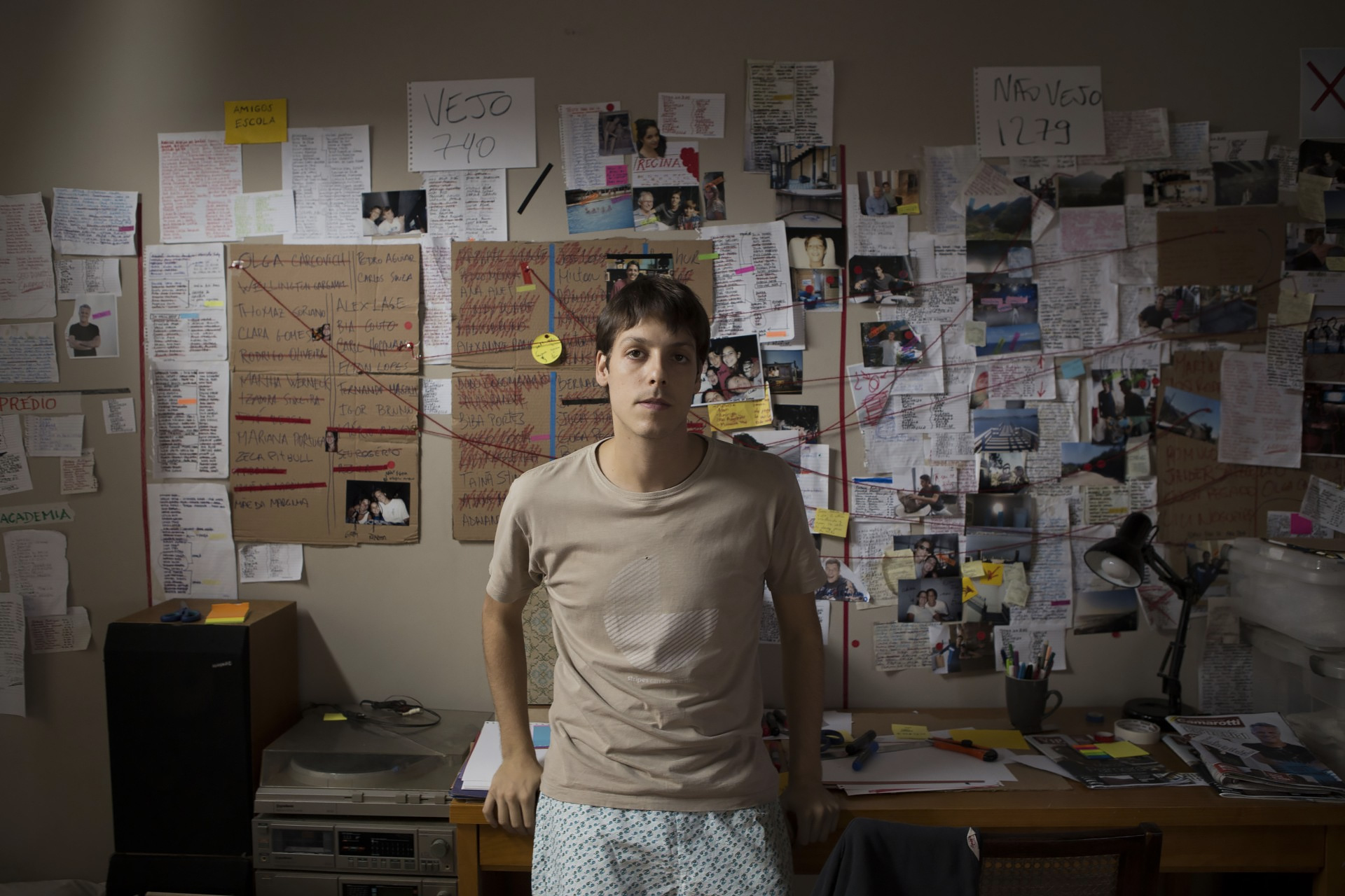 Capa - “Entre Abelhas” derrapa na comédia, mas encontra redenção em seu ato final