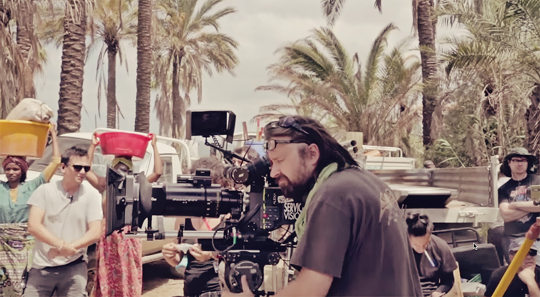 O diretor Pierre Morel no set