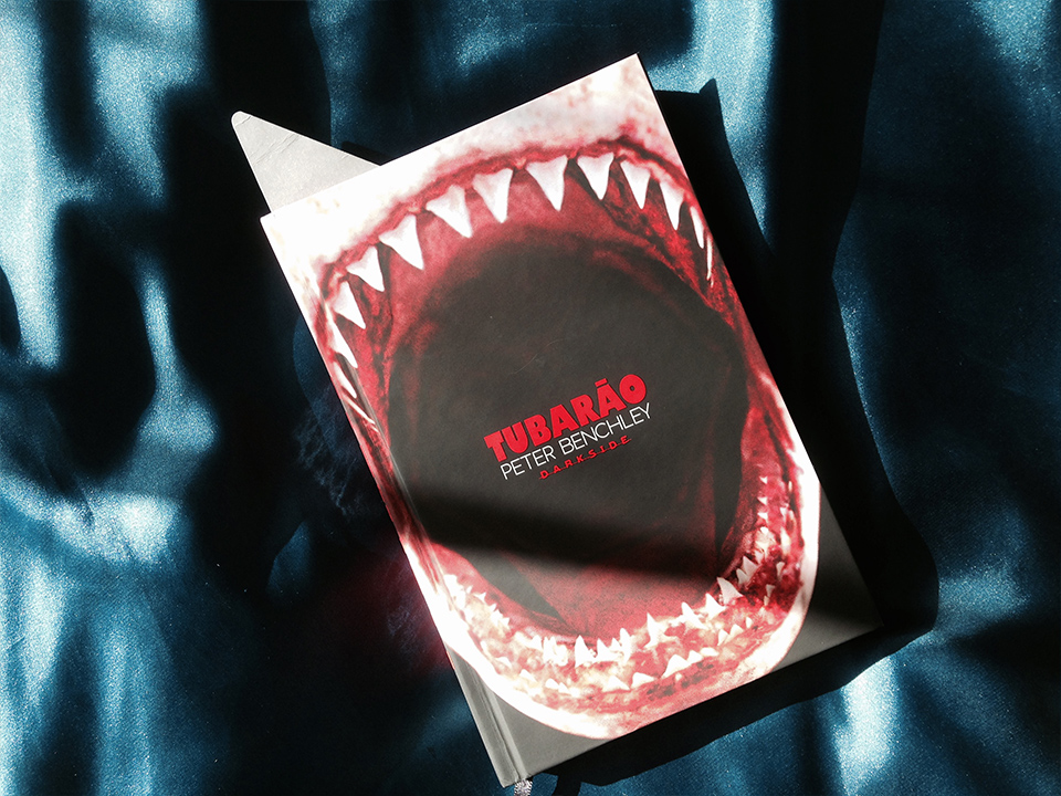 Capa - Devore ou seja devorado por “Tubarão”, o romance de Peter Benchley
