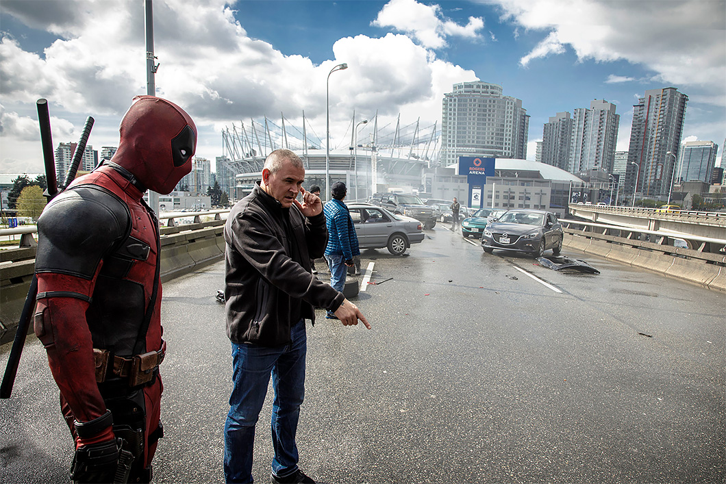 O diretor Tim Miller no set de "Deadpool"