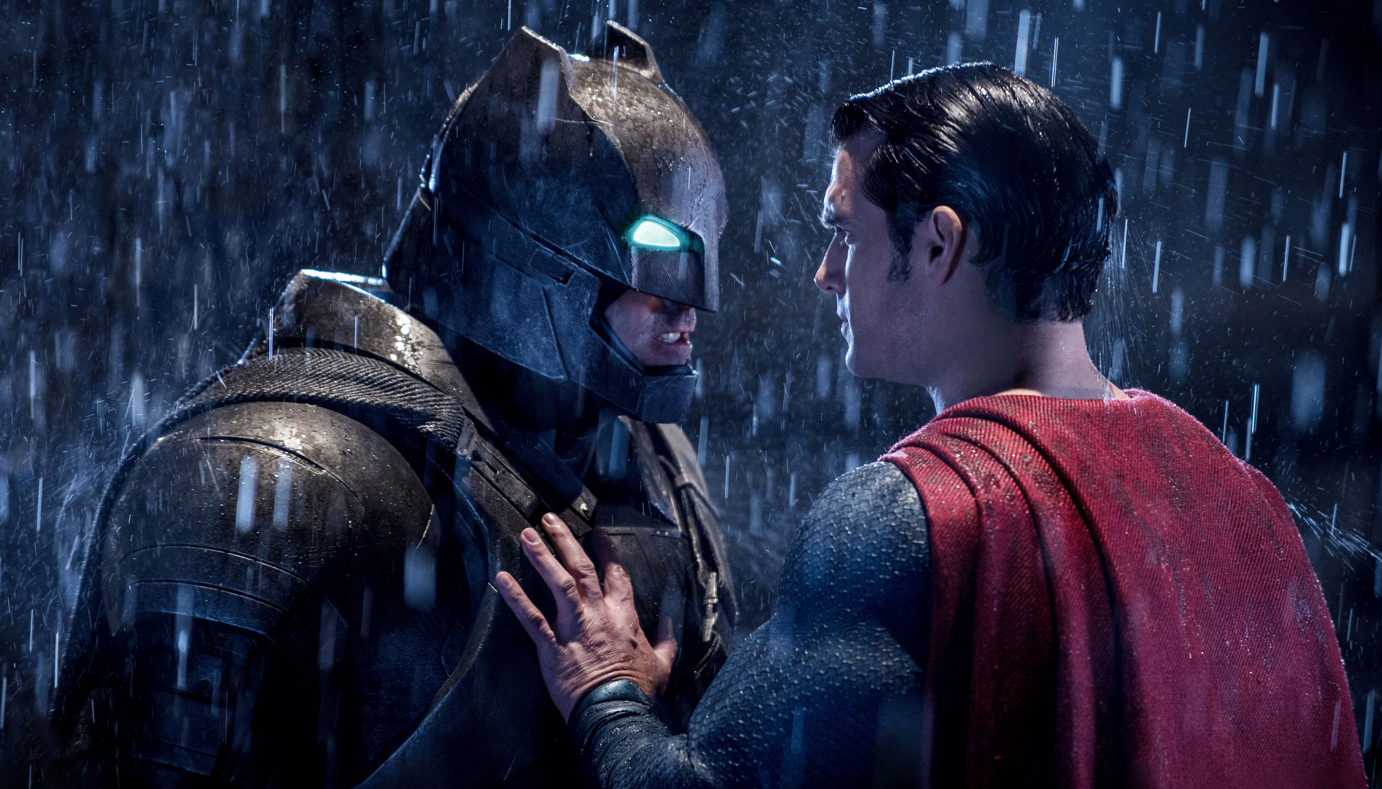 Capa - Desorganizado e barulhento, “Batman vs Superman” é um monstro sem forma definida