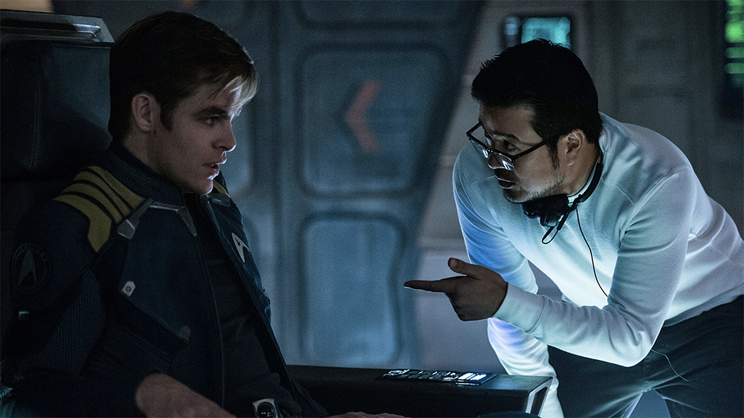O diretor Justin Lin com Chris Pine no set