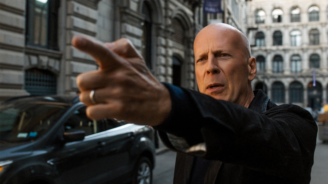 Capa - “Desejo de Matar” tem seus deslizes, mas funciona como sátira da cultura belicista americana