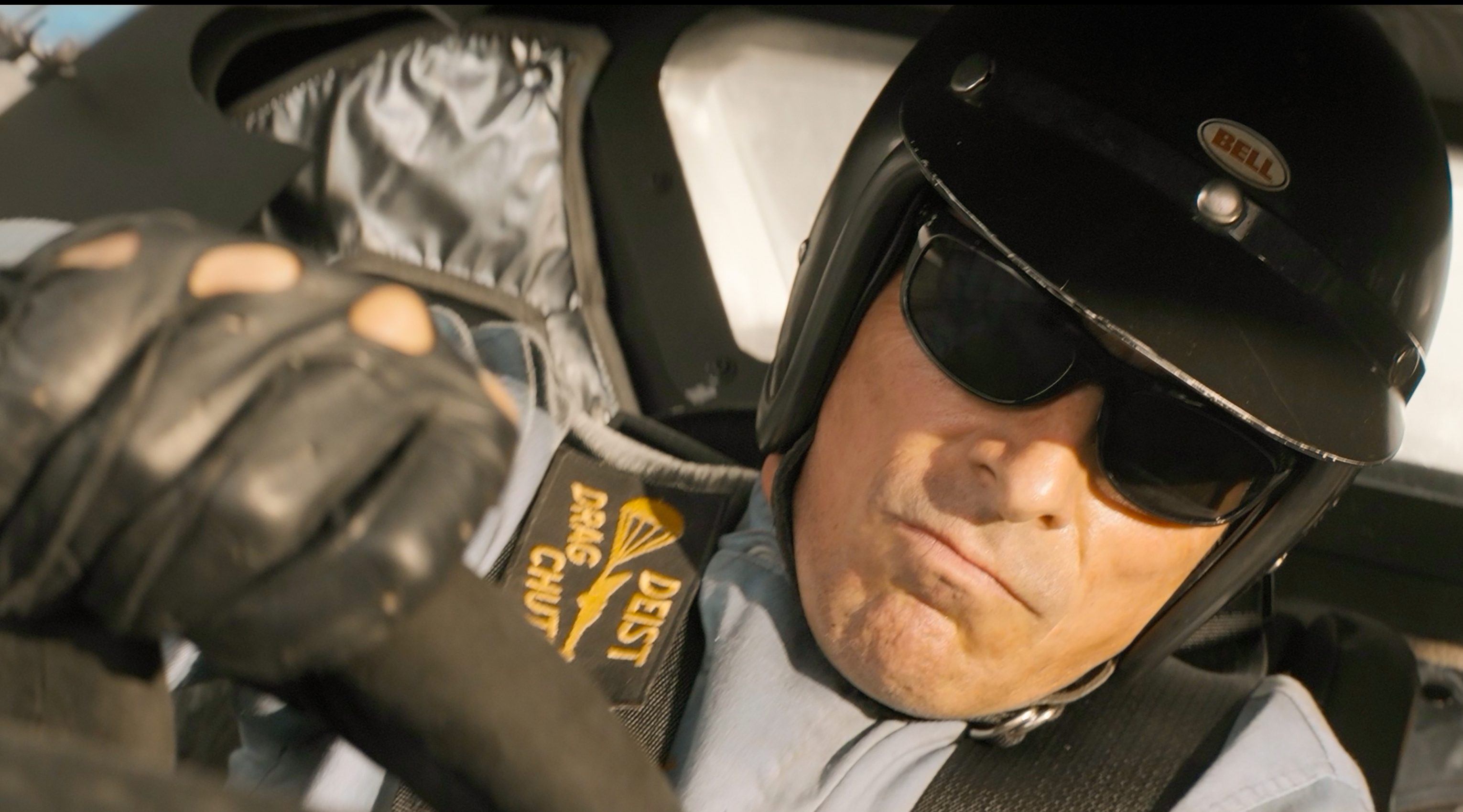 Capa - “Ford vs Ferrari” contrasta protagonista rebelde com mundo corporativo que não o entende