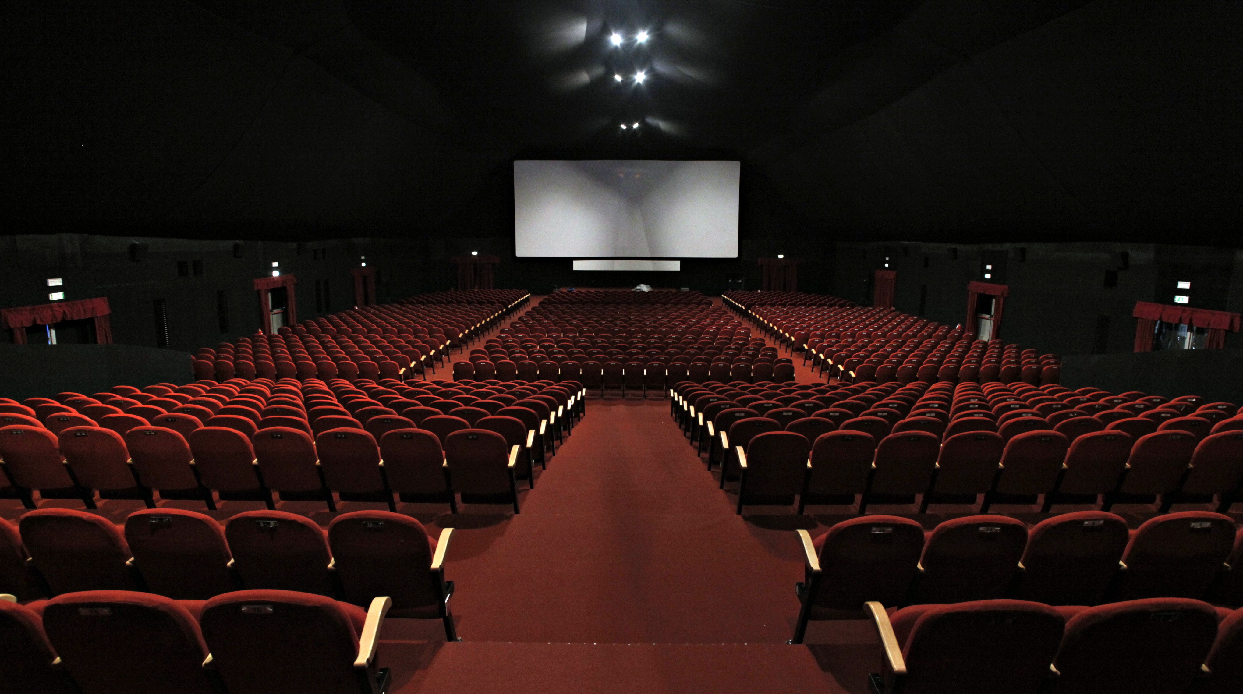 Com coronavírus, cinemas italianos só podem operar com até 30% da lotação