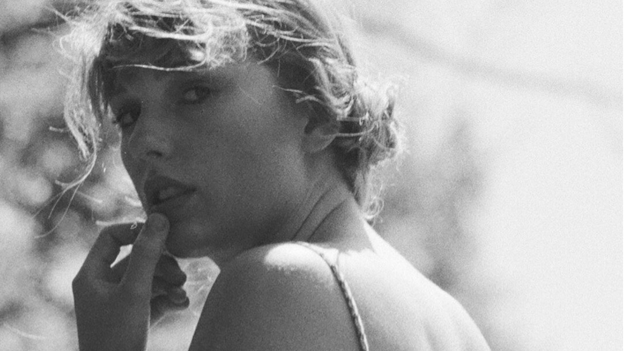Capa - Com “Folklore”, Taylor Swift muda estética e padrões que ela mesma criou para si