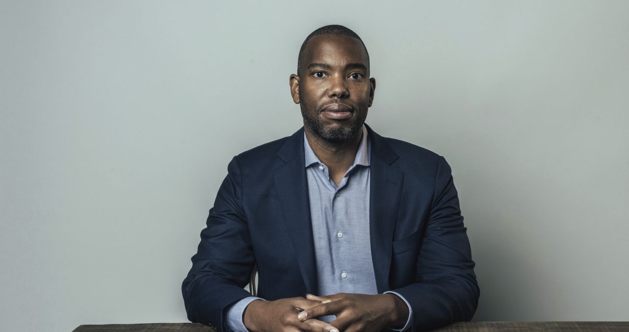 Ensaísta Ta-Nehisi Coates vai escrever roteiro do novo filme do Superman, que pode ser interpretado por negro