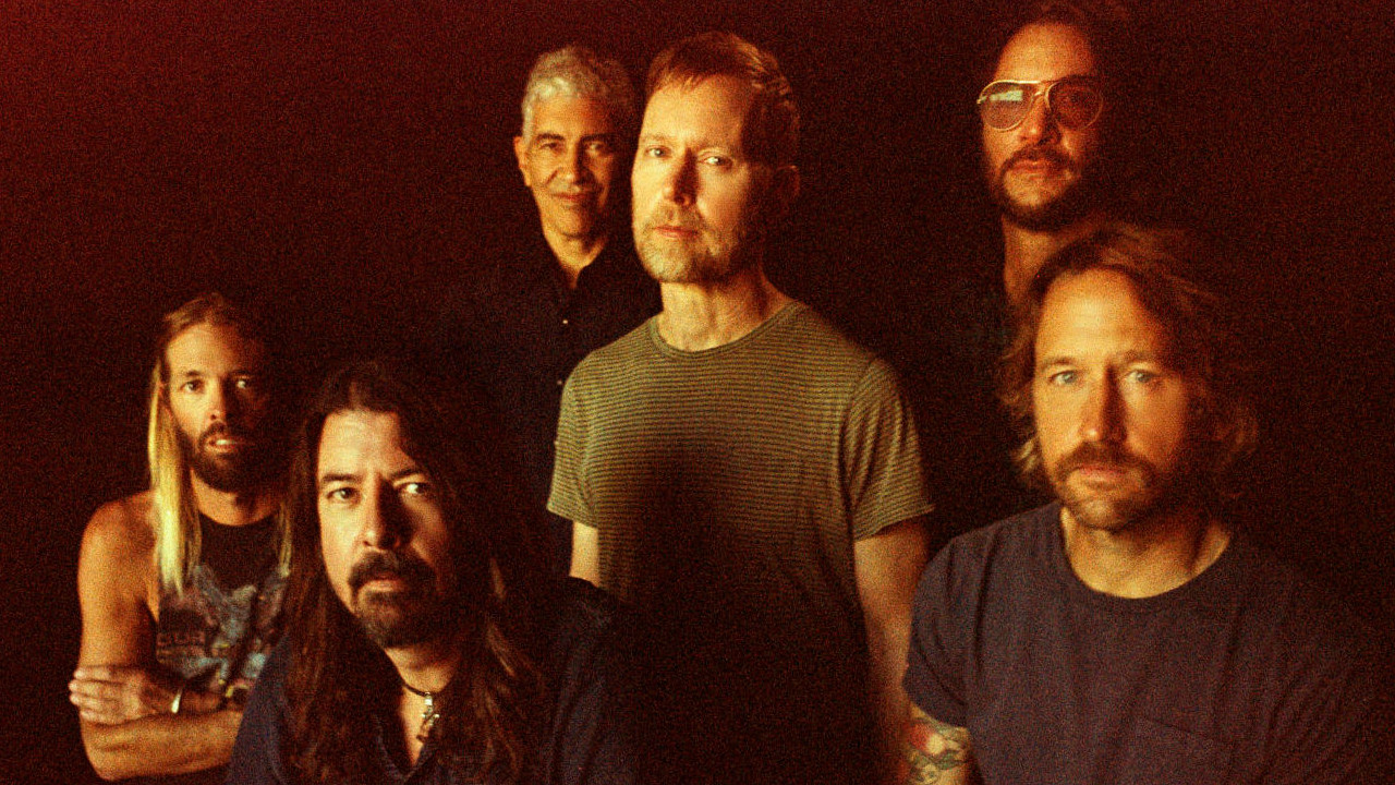 Capa - Com  poucas novidades, “Medicine at Midnight” tenta resumir 25 anos de Foo Fighters