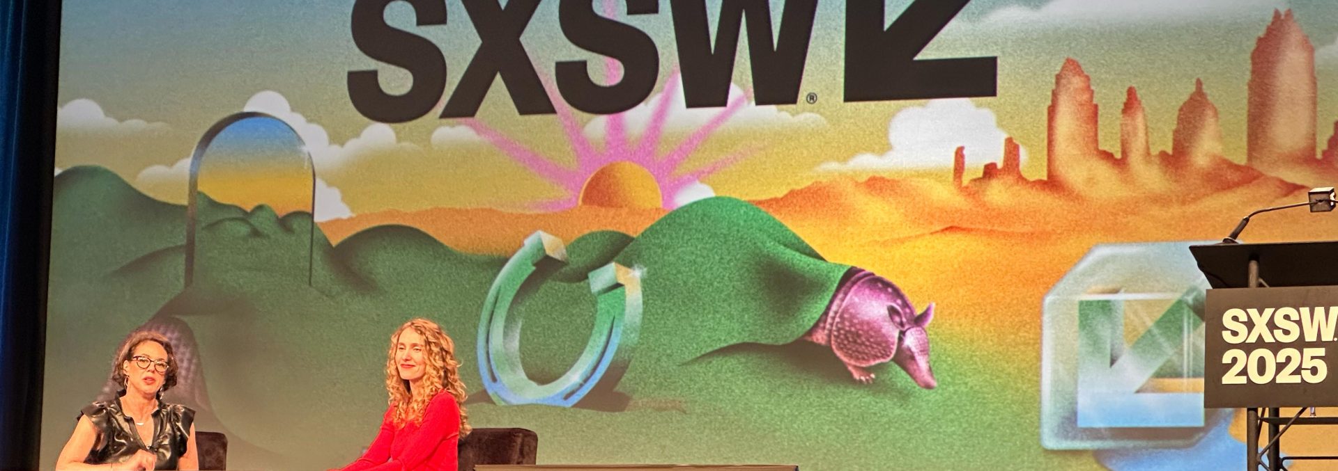 Crowd, Person, Adult, FemAle, Woman, Accessories, Glasses, People, Audience, Electronics, speaker, face, Head, Speech