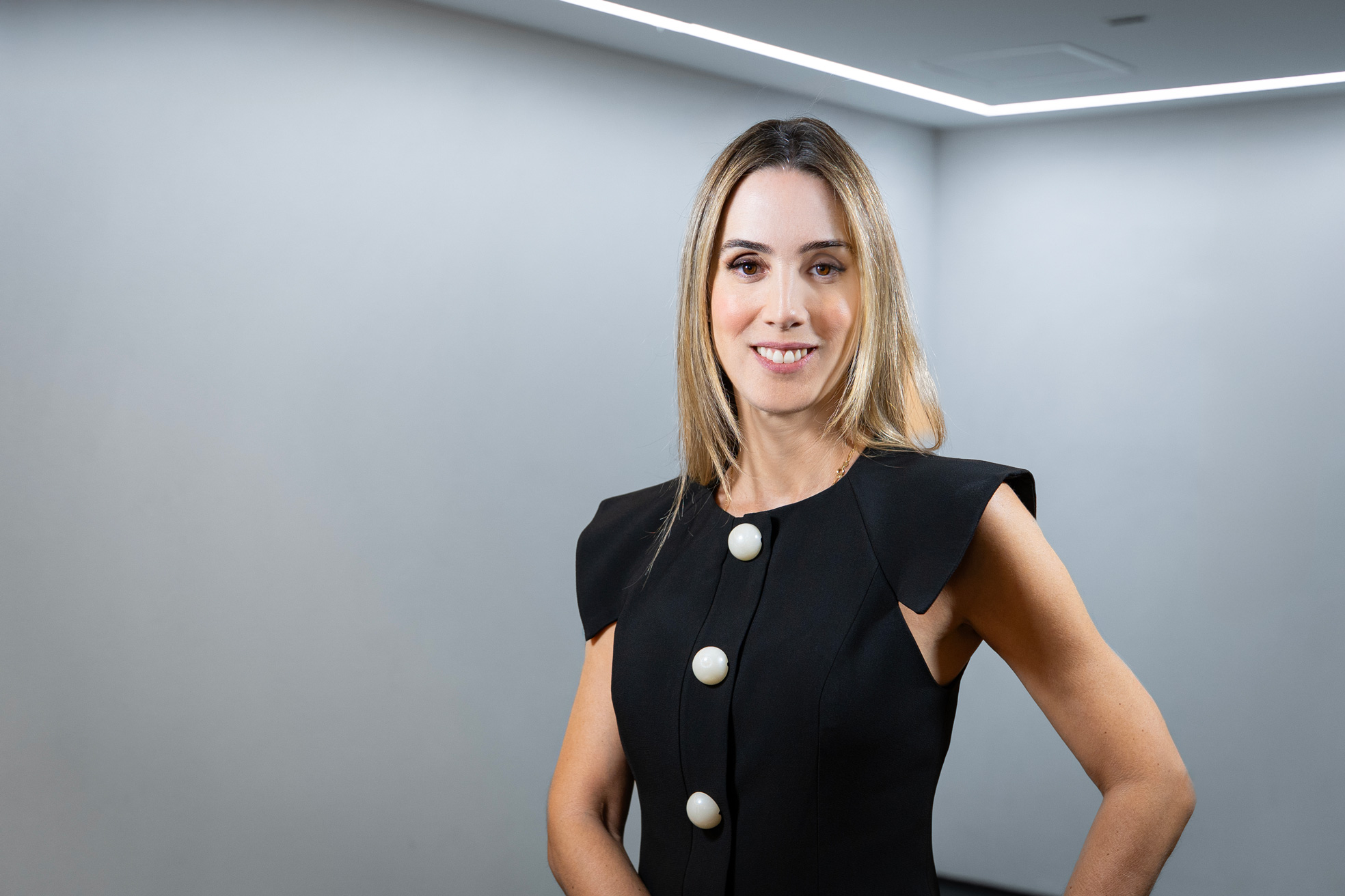 face, happy, Head, Person, Smile, Adult, FemAle, Woman, Blonde, Hair, Photography, Portrait, Clothing, Dress, Formal Wear