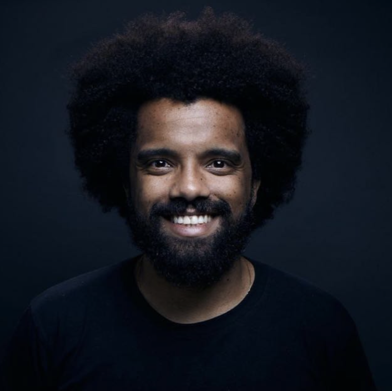  Head, Person, face, Photography, Portrait, Black Hair, Hair, Adult, Male, Man, Body Part, Neck, happy, Smile