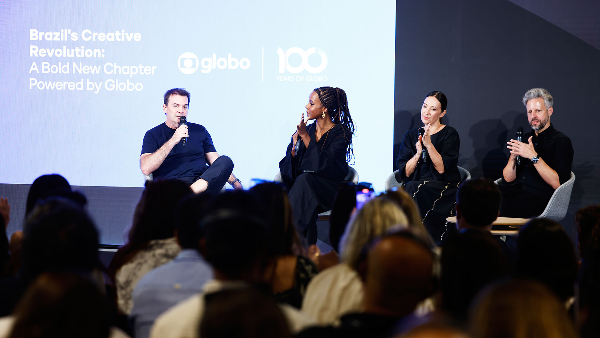  People, Person, Adult, FemAle, Woman, Crowd, Male, Man, face, Head, Audience