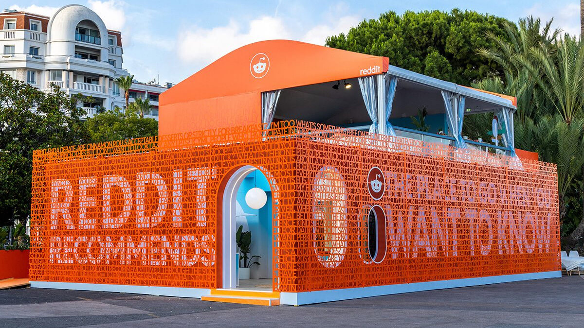 Kiosk, Architecture, Building, City, Transportation, Vehicle, Outdoors, Food Truck, Truck, Urban