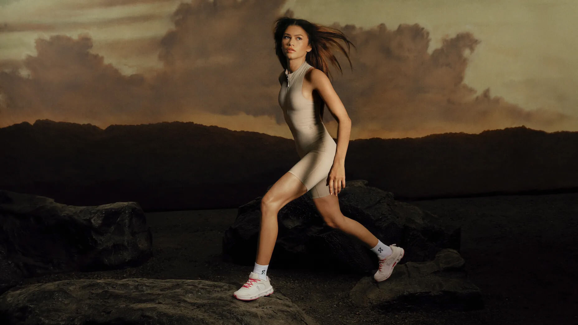 Adult, FemAle, Person, Woman, Walking, Clothing, Footwear, Shoe, Running