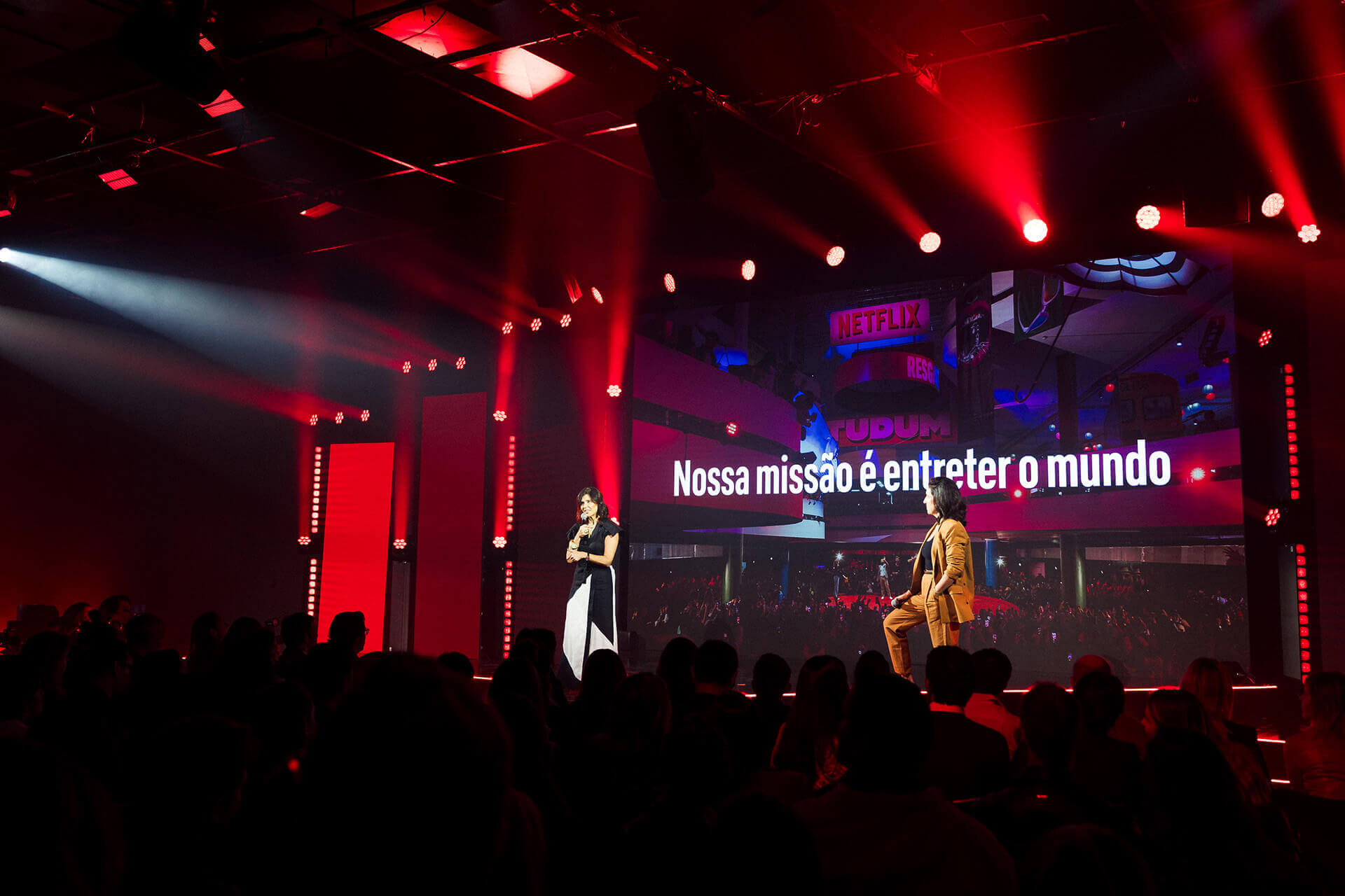 Concert, Crowd, Person, Lighting, Urban, Stage, Group Performance, Performer, Solo Performance