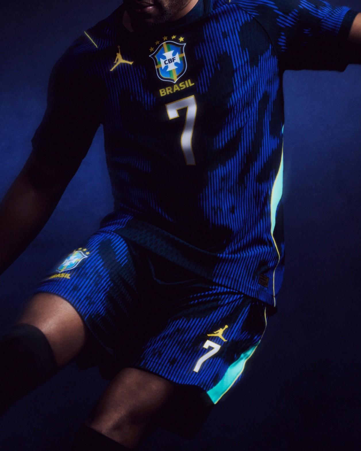  Clothing, Shirt, Adult, Male, Man, Person, Jersey